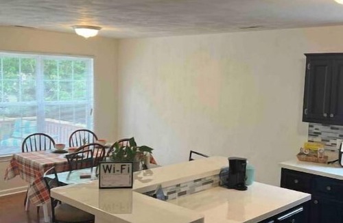 Bayview House | Spacious Beachfront Home- Promo Deal on longer stays!
