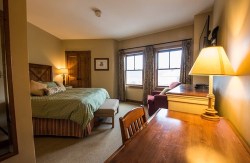 Mount Crested Butte Cabin | Spacious, Bright, Luxe 3 Bedroom Condo