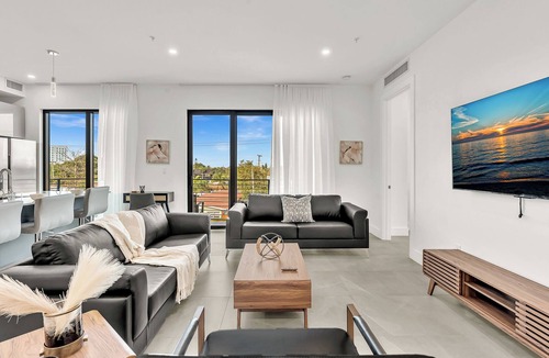 Harbordale Apartment | Spacious Chic 3BR Condo Near Beach Airport & Port