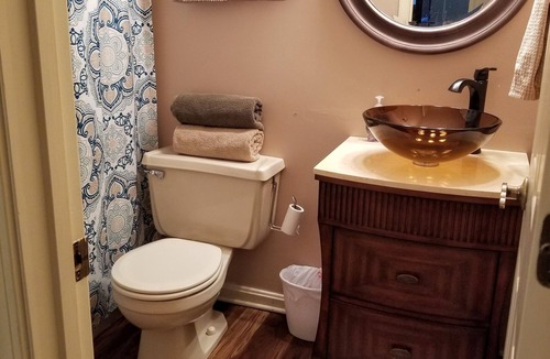 Evansville House | Spacious, clean, convenient 2 bedroom townhouse - perfect for families