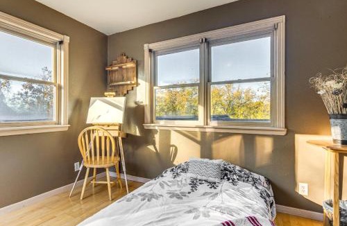 Chilton Villa | Spacious Family Villa w/Decks in Chilton!