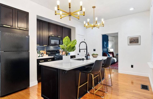 Bloomfield Apartment | Spacious getaway in Little Italy with Parking