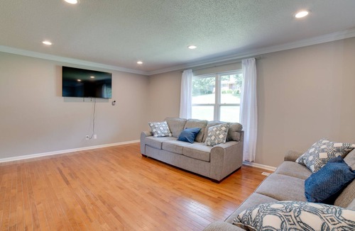 Graysville House | Spacious Home Minutes Away From Hamilton Place