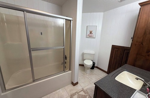 Effingham House | Spacious house in Effingham