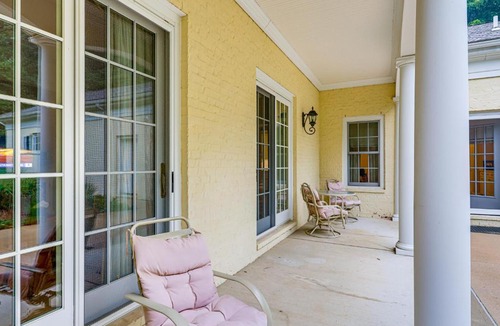 Rossville House | Spacious Mechanicsburg Home: Ski, Hike & Celebrate