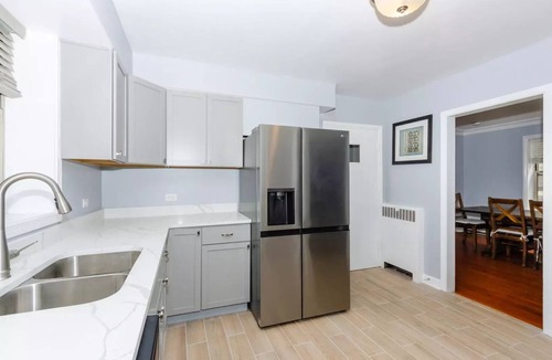 West Ridge Apartment | Spacious, & Minutes from Downtown: Enjoy Your Dream 3BR/2BA Apartment in Chicago