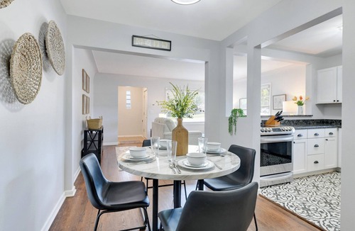 Brooklawns House | Spacious modern & central 3 bed/2 bath Renovated Garage W/D Pet-Friendly