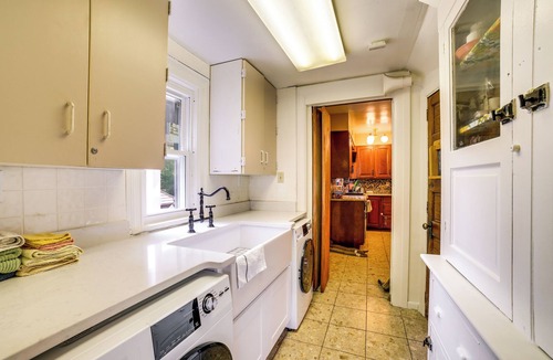 Wilkinsburg House | Spacious Pittsburgh Rental: Walk to Frick Park!