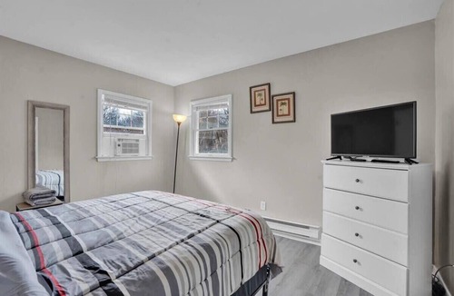 Long Pond Ski Chalet | Spacious Pocono Chalet | Hot Tub | Great Location