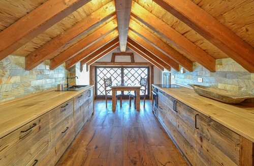 Ovaro Apartment | Spacious vacation apartment with mountain panorama in a quiet location.