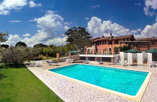 Ascoli Piceno Villa | Spacious villa set among olive groves and large lawned garden with private pool