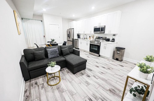 East Parkside Apartment | Specious 2BR-2BA UPenn, Central, Wi-Fi, 5 Sleep