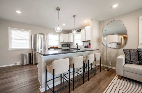 Speedway House | Speedway Luxe | Hot Tub | Shuffle | Steps to Track