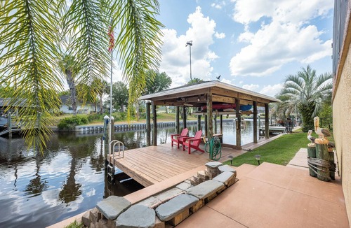 Palm Harbor Cottage | Splashing Dolphins by Distinctive Beach Rentals