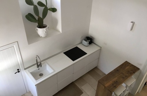 Trani Villa | Splendid restored antique villa 150 meters from the sea. Three rooms