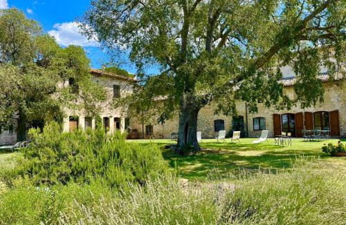 Poreta House | Spoleto Biofarm-Sleeps 8 guests-Salt water pool-Beautiful-Exclusively yours-WIFI