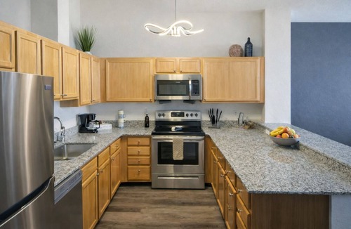 Wholesale District Apartment | Ste 625+Skywalk Access to Convention Center+Free Parking