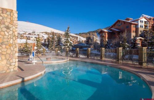 Mount Crested Butte House | Stellar Location with Hot Tub Pool Steam Room & Gym Acces