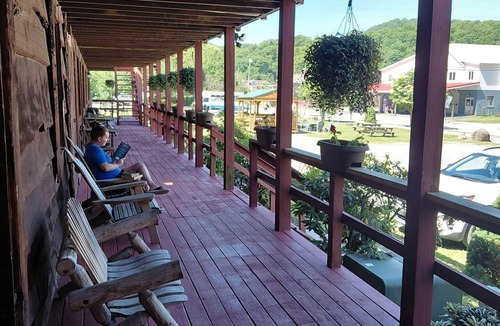 Ohiopyle Hotel | Steps from Ohiopyle Adventure & G.A.P. Trail