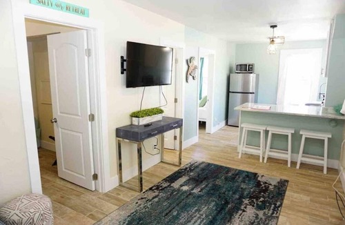 Smith's Memento Apartment | 🏝 Steps to Ocean Center| Walk to Beach & Boardwalk | PETS OK!