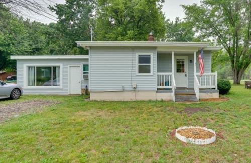 Lakeland House | Steps to St Croix River! Charming Lakeland Home
