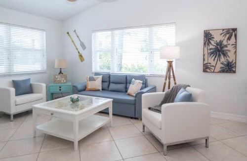 Fort Pierce Shores Villa | Steps to Surfer's Paradise - Family Beach Condo
