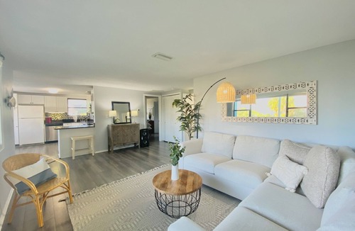 Pine Island House | Steps to the beach! Minutes to WEEKI WACHEE.