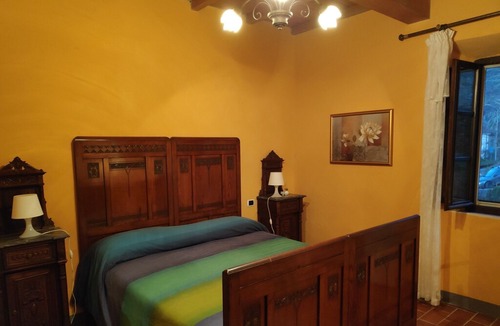 Varna Apartment | Stone Farmhouse in Gambassi Terme-Fi with Swimming Pool