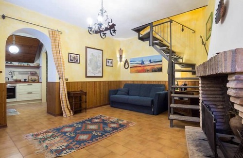 Messenano House | stone house in a small medieval tower near SPOLETO
