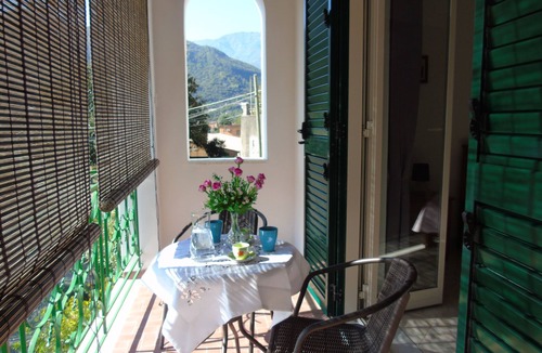 Tramonti Apartment | Strategically located for visiting the beautiful Amalfi Coast and its surroundings.