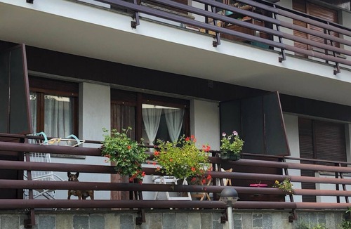 Montoso Apartment | Studio Apartment 'L'oasi Dei Larici' with Shared Garden and Balcony
