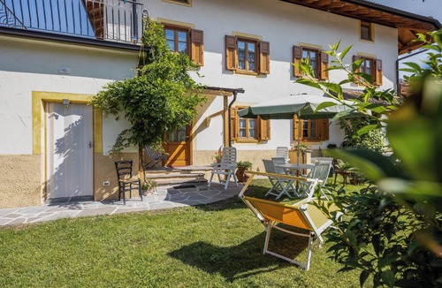 Castello-Molina di Fiemme Apartment | Studio Apartment Casa Nicole with Mountain View, Wi-Fi and Garden