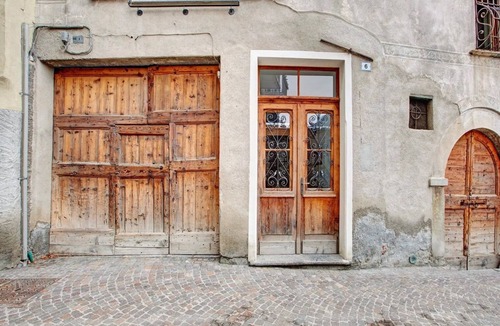 Bormio Apartment | Studio Apartment 'Premesan 3' with Mountain View, Balcony and Wi-Fi