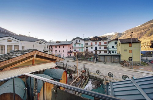 Aymavilles Apartment | Studio 'Con Idromassaggio' with Mountain View, Balcony and Wi-Fi
