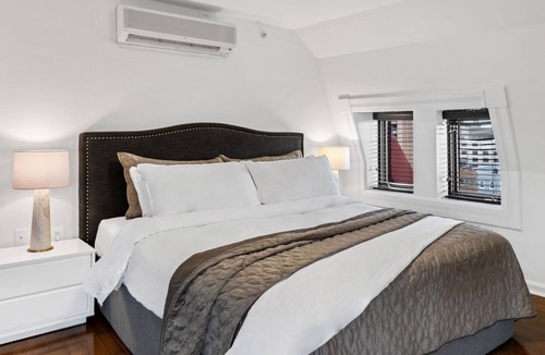 Downtown Baltimore House | Studio in Historic Urban Castle | Brexton Hotel