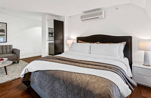 Downtown Baltimore House | Studio in Historic Urban Castle | Brexton Hotel