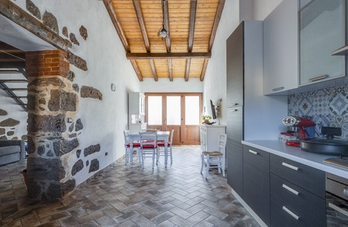 Abbasanta Apartment | Studio "Loft Sant'Antonio" with Garden & A/C