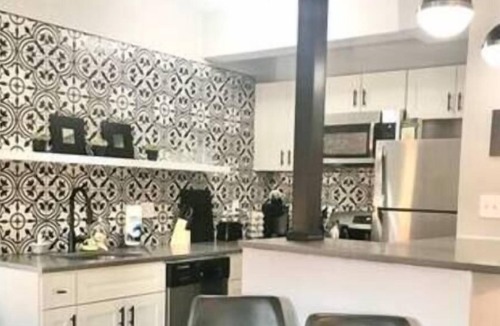 Shaw Apartment | Studio with Free Parking + W&D | Mins to Forest Park