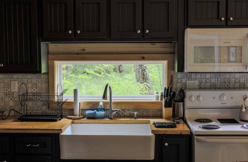 Dailey Cabin | Stunning Cabin & Mountain Hiking!