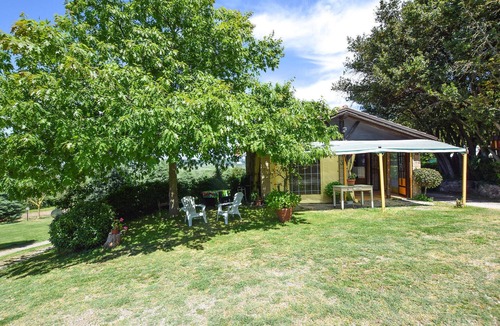 Valentano House | Stunning home in Valentano with kitchen