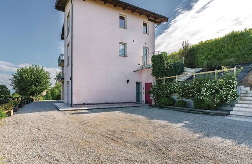Lequio Tanaro House | Stunning home in Lequio Tanaro (CN)