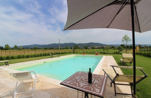 Le Piazze Villa | Stunning private villa with A/C, private pool, WIFI, TV, balcony and pets allowed, close to Cort.