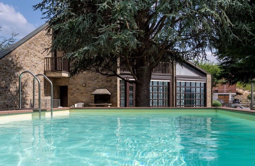 Santo Stefano Belbo House | Stunning private villa for 9 guests with WIFI, private pool, TV, terrace, pets allowed and parking