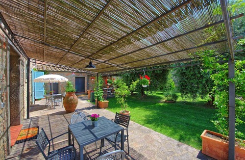 Fratticciola Villa | Stunning private villa with hot tub, private pool, A/C, WIFI and panoramic view, close to Cortona