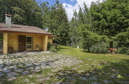 San Romano in Garfagnana House | Stunning private villa for 6 guests with WIFI, TV, patio and pets allowed