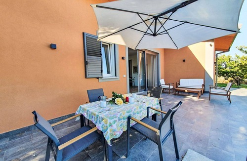 Monreale Villa | Stunning private villa for 6 guests with WIFI, A/C, private pool, TV, terrace and pets allowed