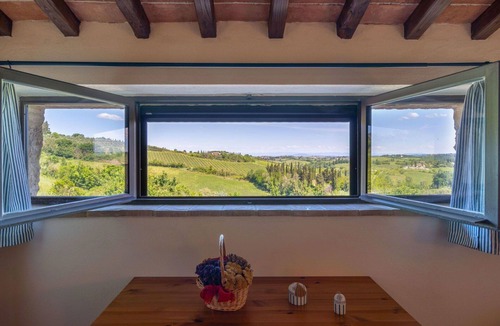 San Gimignano Villa | Stunning private villa for 6 people with A/C, private pool, WIFI, TV and panoramic view