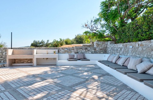 Castro Marina Villa | Stunning Villa with pool and direct access to the sea