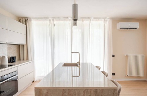Centro Giano House | Stylish 3-bedroom townhome with Garden, Fiumicino
