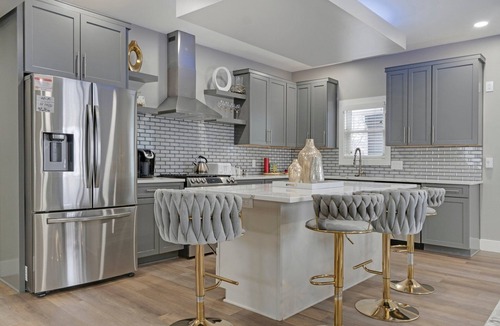 West Central Condo | Stylish Downtown Fort Wayne 3BR 2 BA Condo WiFi & Free Parking